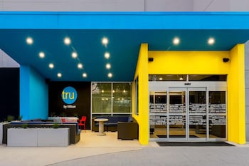 tru by hilton dallas downtown market center
