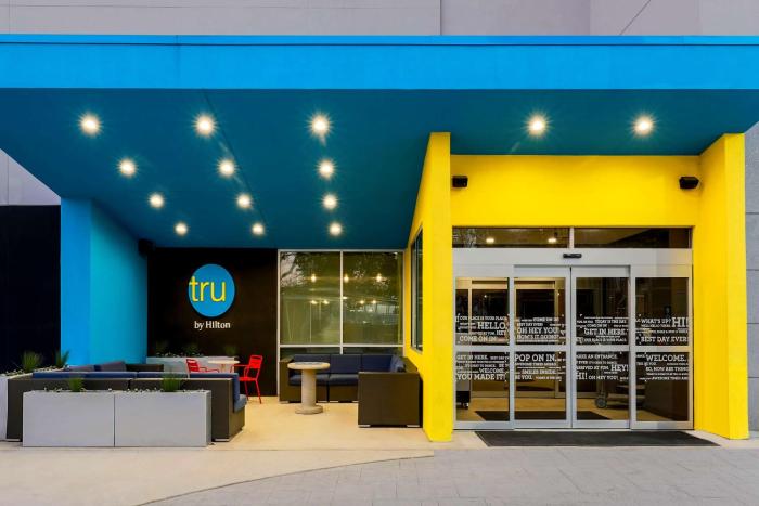 tru by hilton dallas downtown market center