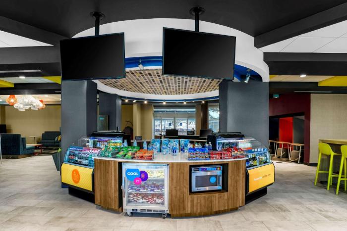 tru by hilton dallas downtown market center