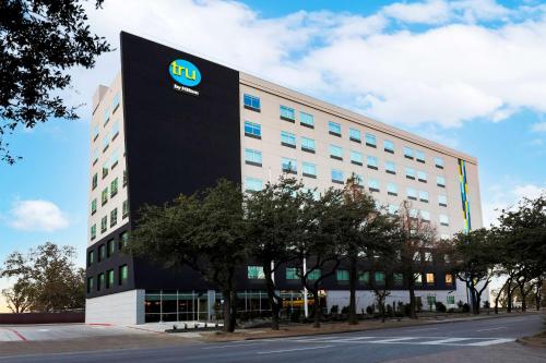 tru by hilton dallas downtown market center