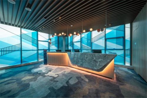 Holiday Inn Express Zhuhai Gongbei, An Ihg Hotel,,4 star