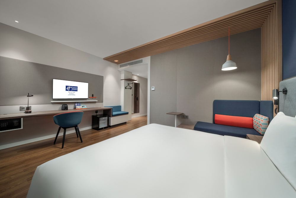 holiday inn express zhuhai gongbei an ihg hotel