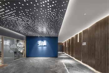 holiday inn express zhuhai gongbei an ihg hotel