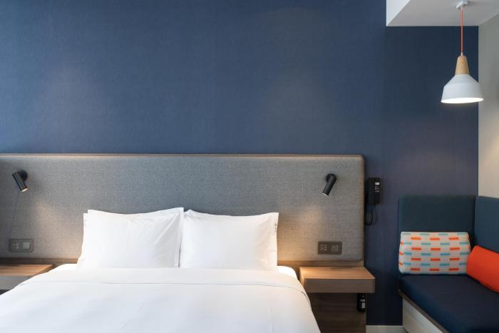 holiday inn express zhuhai gongbei an ihg hotel
