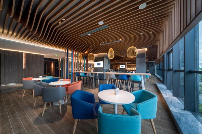 holiday inn express zhuhai gongbei an ihg hotel