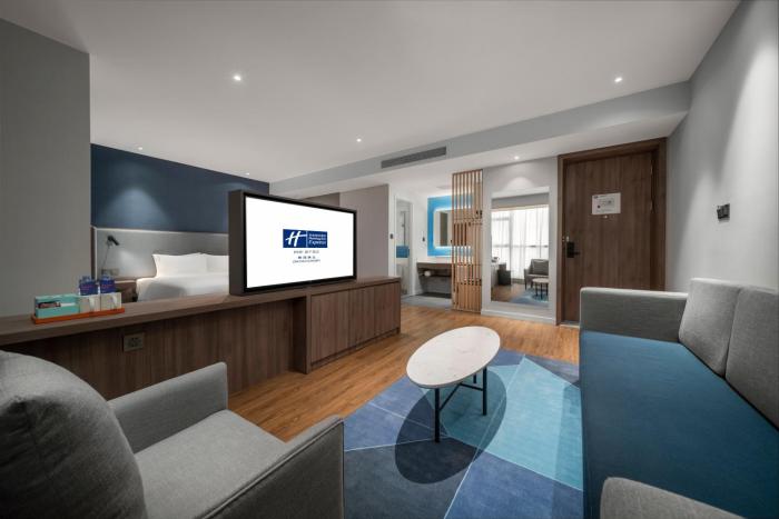 holiday inn express zhuhai gongbei an ihg hotel