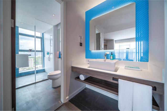 holiday inn express zhuhai gongbei an ihg hotel