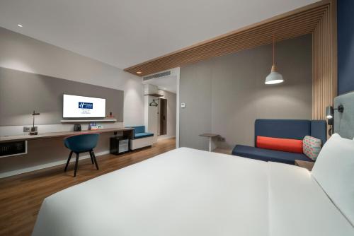 holiday inn express zhuhai gongbei an ihg hotel