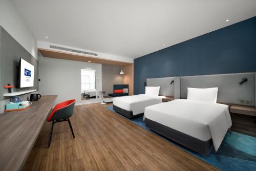 holiday inn express zhuhai gongbei an ihg hotel