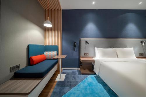holiday inn express zhuhai gongbei an ihg hotel