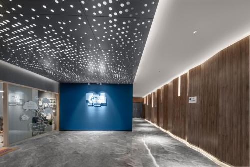 holiday inn express zhuhai gongbei an ihg hotel