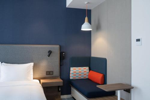 holiday inn express zhuhai gongbei an ihg hotel