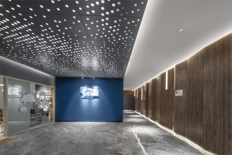 holiday inn express zhuhai gongbei an ihg hotel