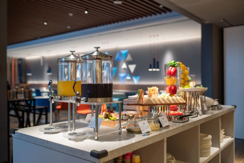 holiday inn express zhuhai gongbei an ihg hotel