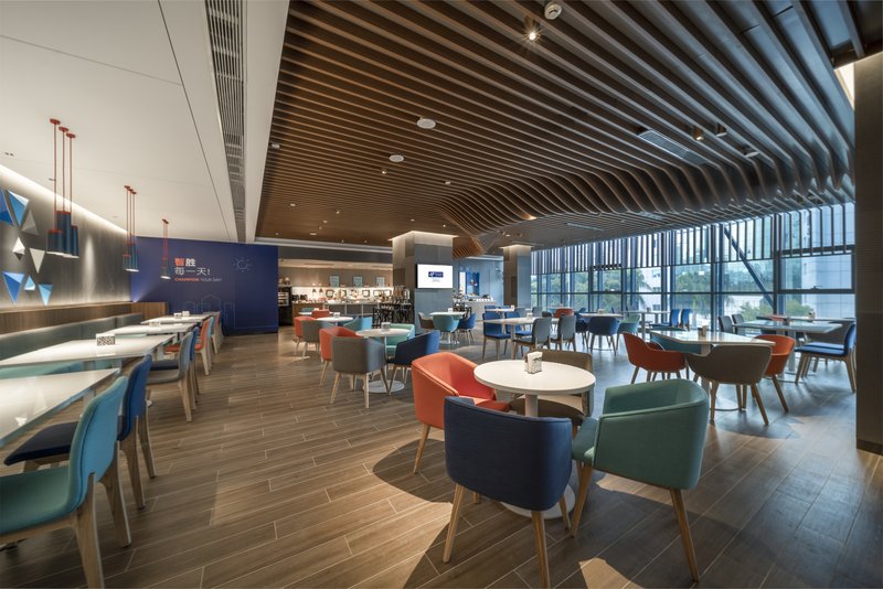 holiday inn express zhuhai gongbei an ihg hotel