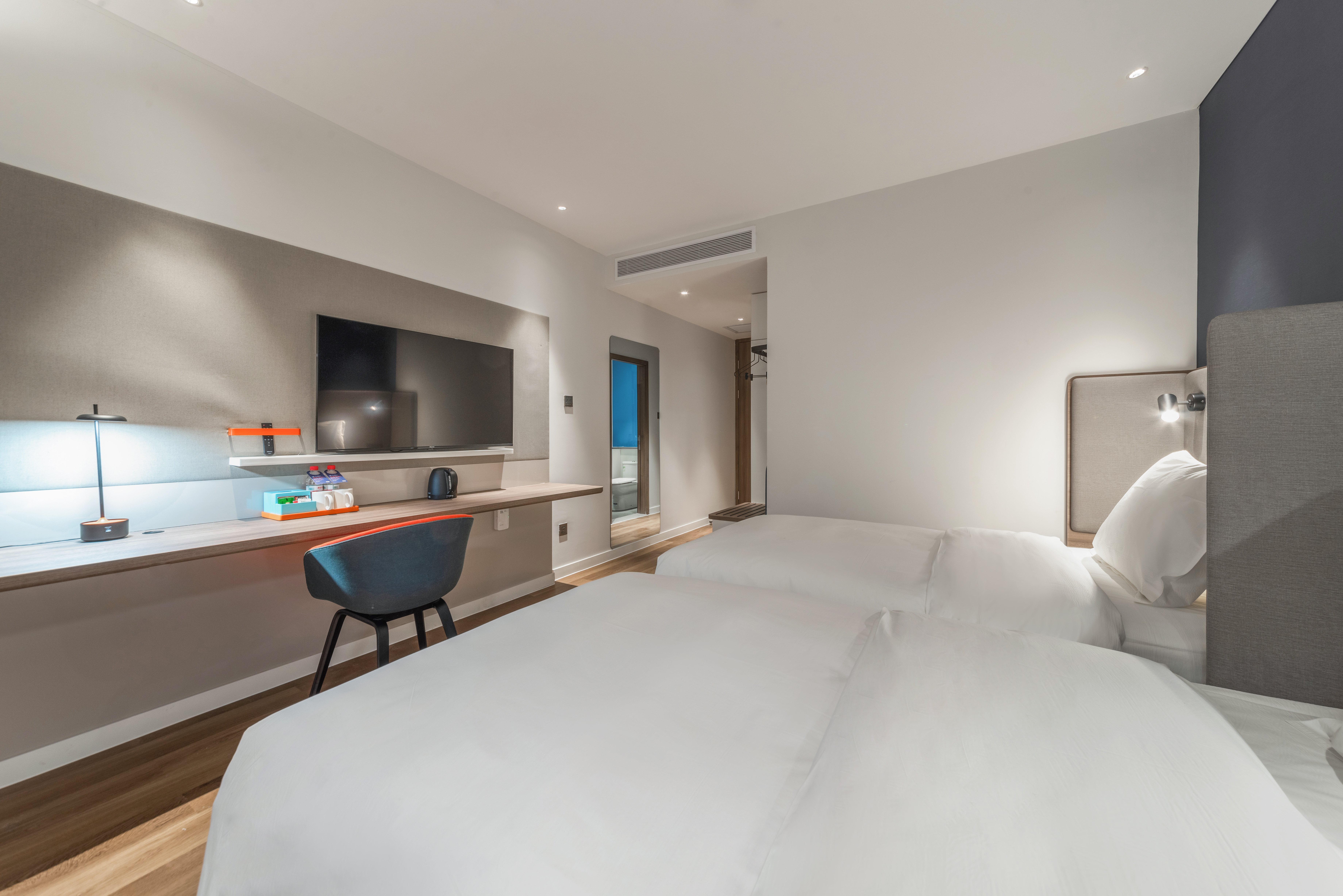 holiday inn express yangquan city center an ihg hotel