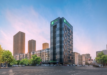 holiday inn express yangquan city center an ihg hotel