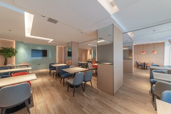 holiday inn express yangquan city center an ihg hotel