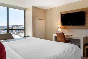 cambria hotel washington d c navy yard riverfront