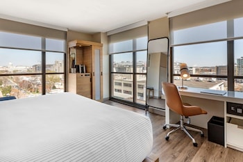 cambria hotel washington d c navy yard riverfront
