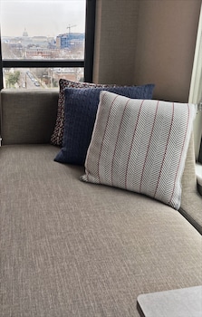 cambria hotel washington d c navy yard riverfront