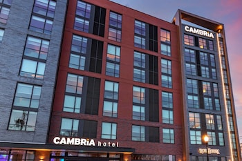 cambria hotel washington d c navy yard riverfront