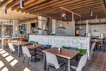 cambria hotel washington d c navy yard riverfront