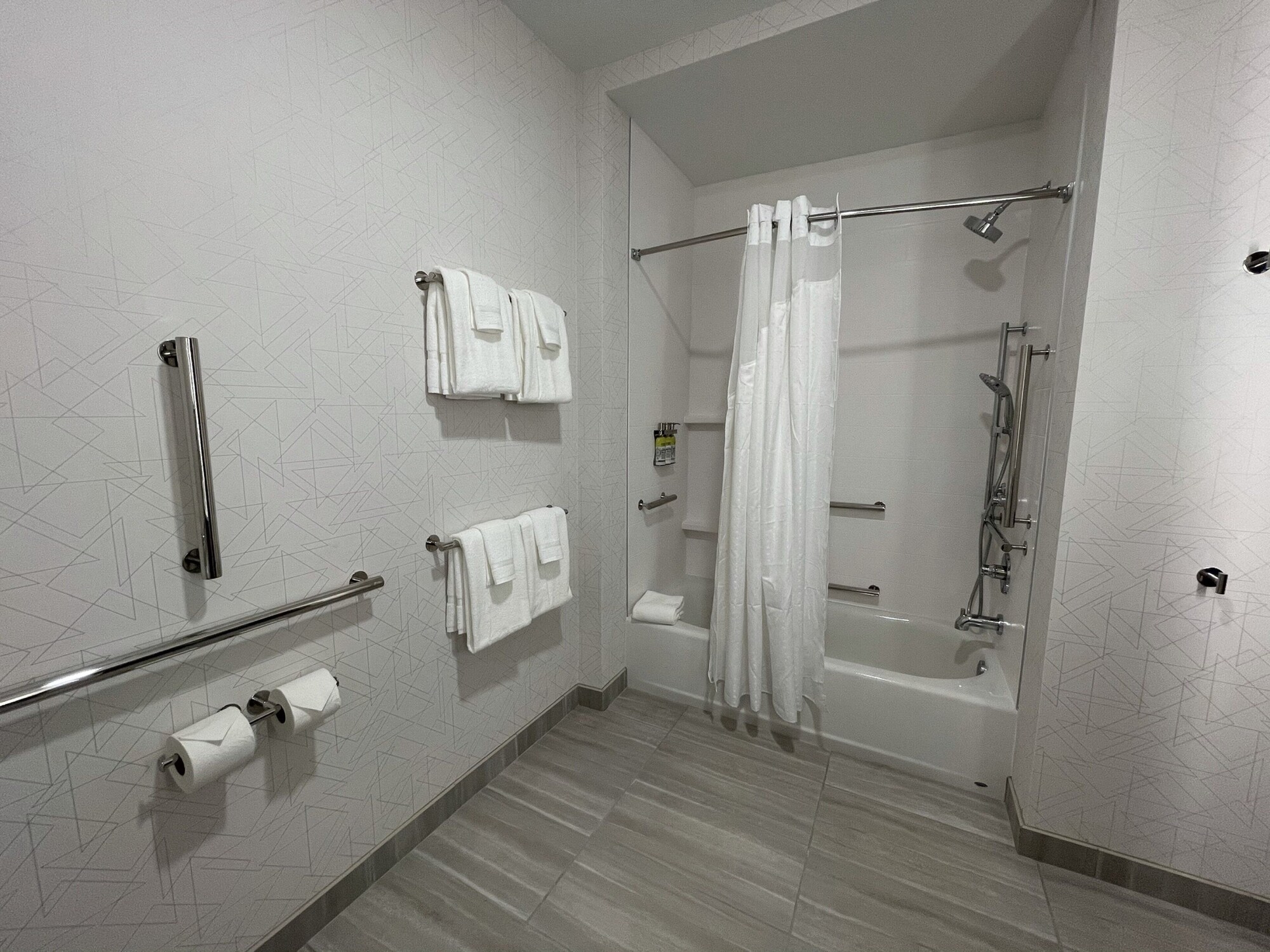 holiday inn express and suites ft smith airport