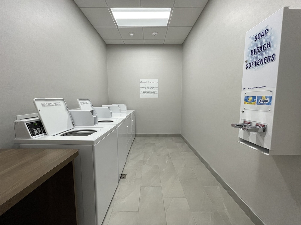 holiday inn express and suites ft smith airport