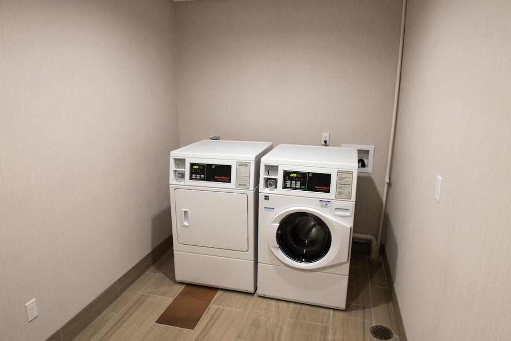 holiday inn express and suites dayton north vandalia