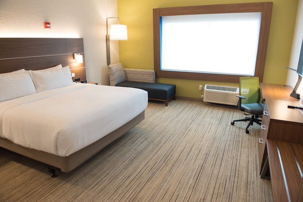 holiday inn express and suites dayton north vandalia
