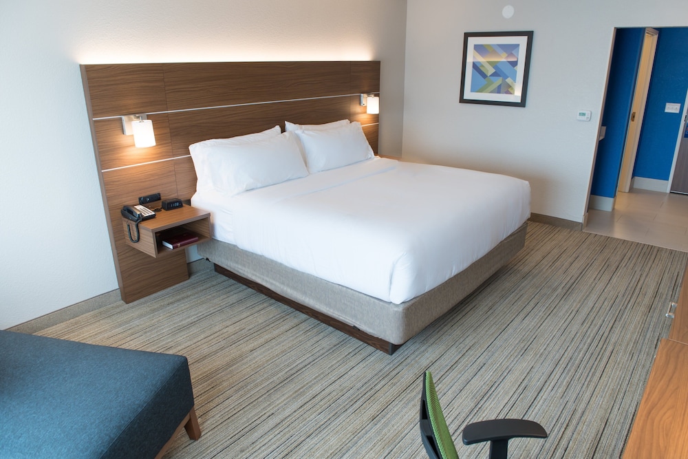 holiday inn express and suites dayton north vandalia