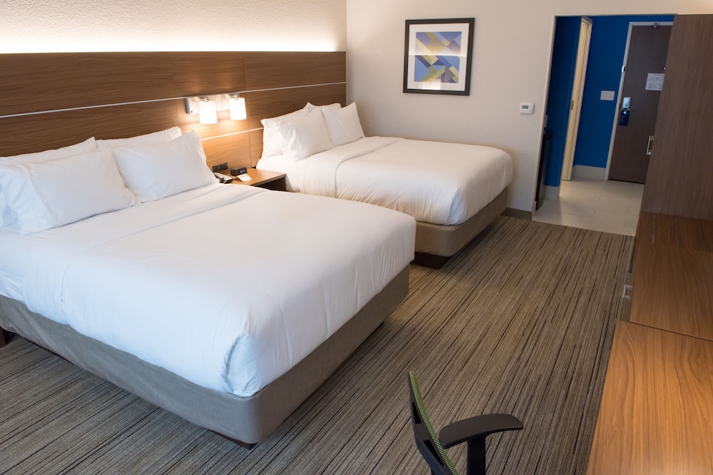 holiday inn express and suites dayton north vandalia