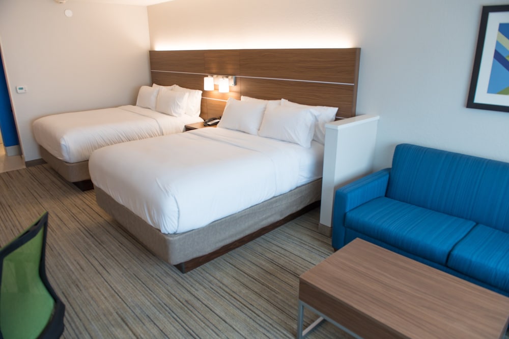 holiday inn express and suites dayton north vandalia