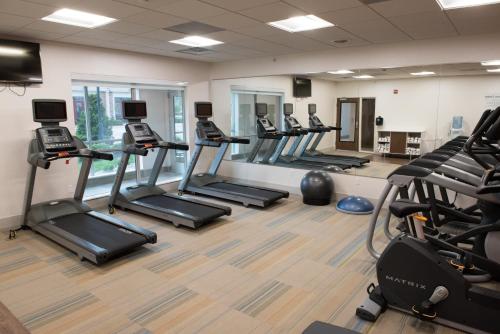 holiday inn express and suites dayton north vandalia