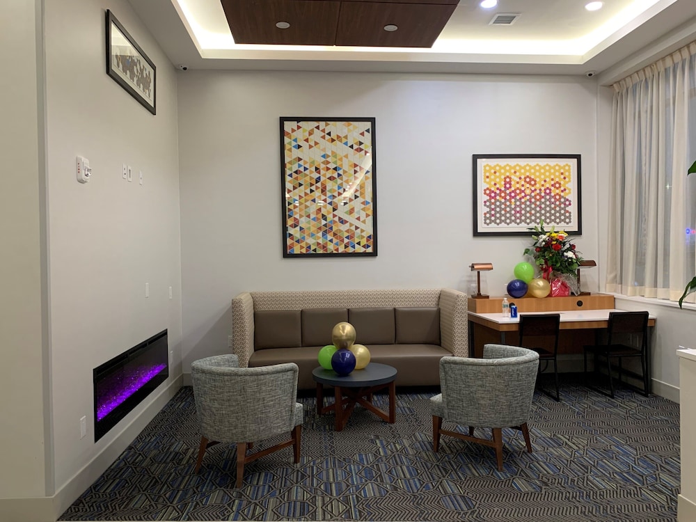 holiday inn express jamaica jfk airtrain nyc