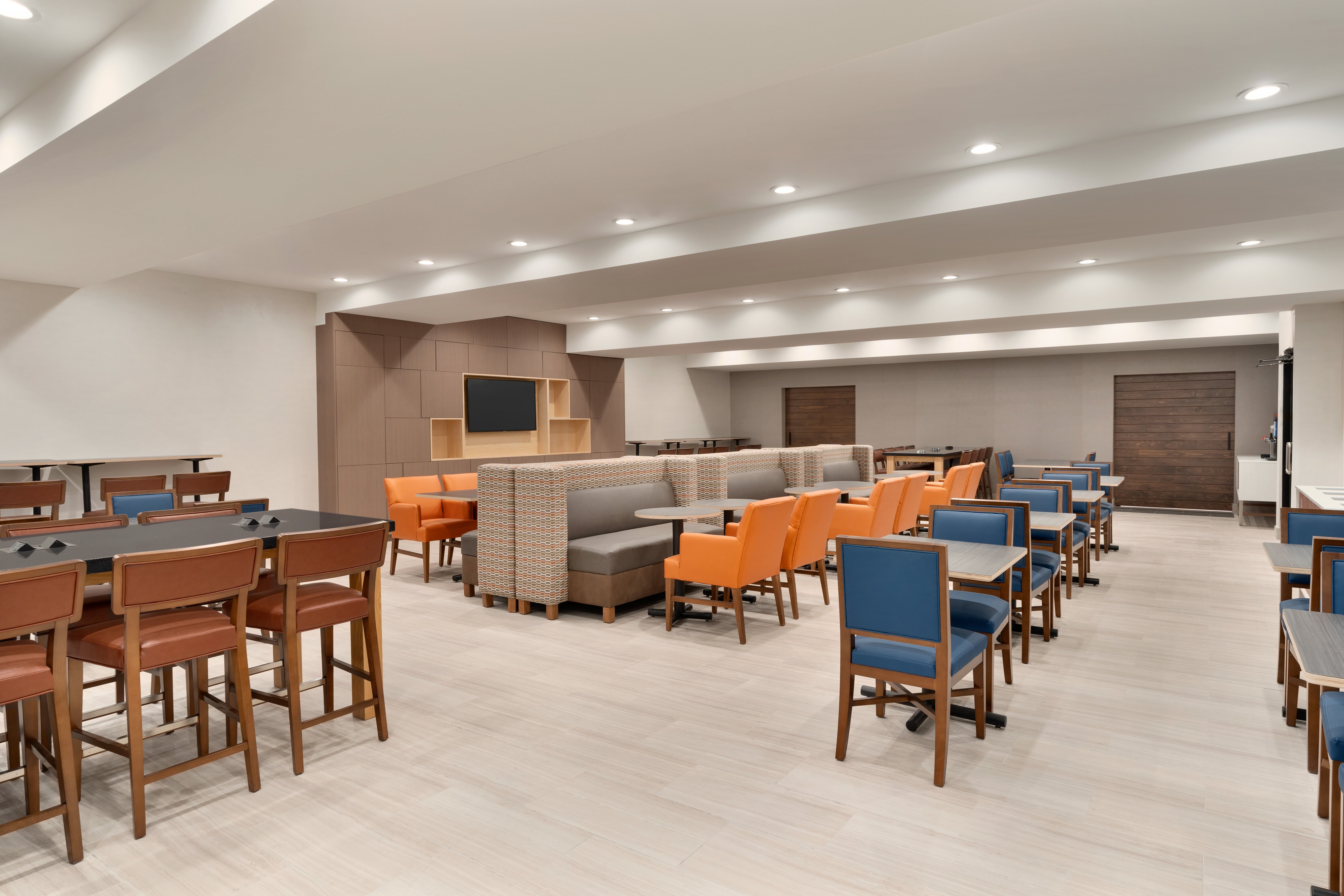 holiday inn express jamaica jfk airtrain nyc