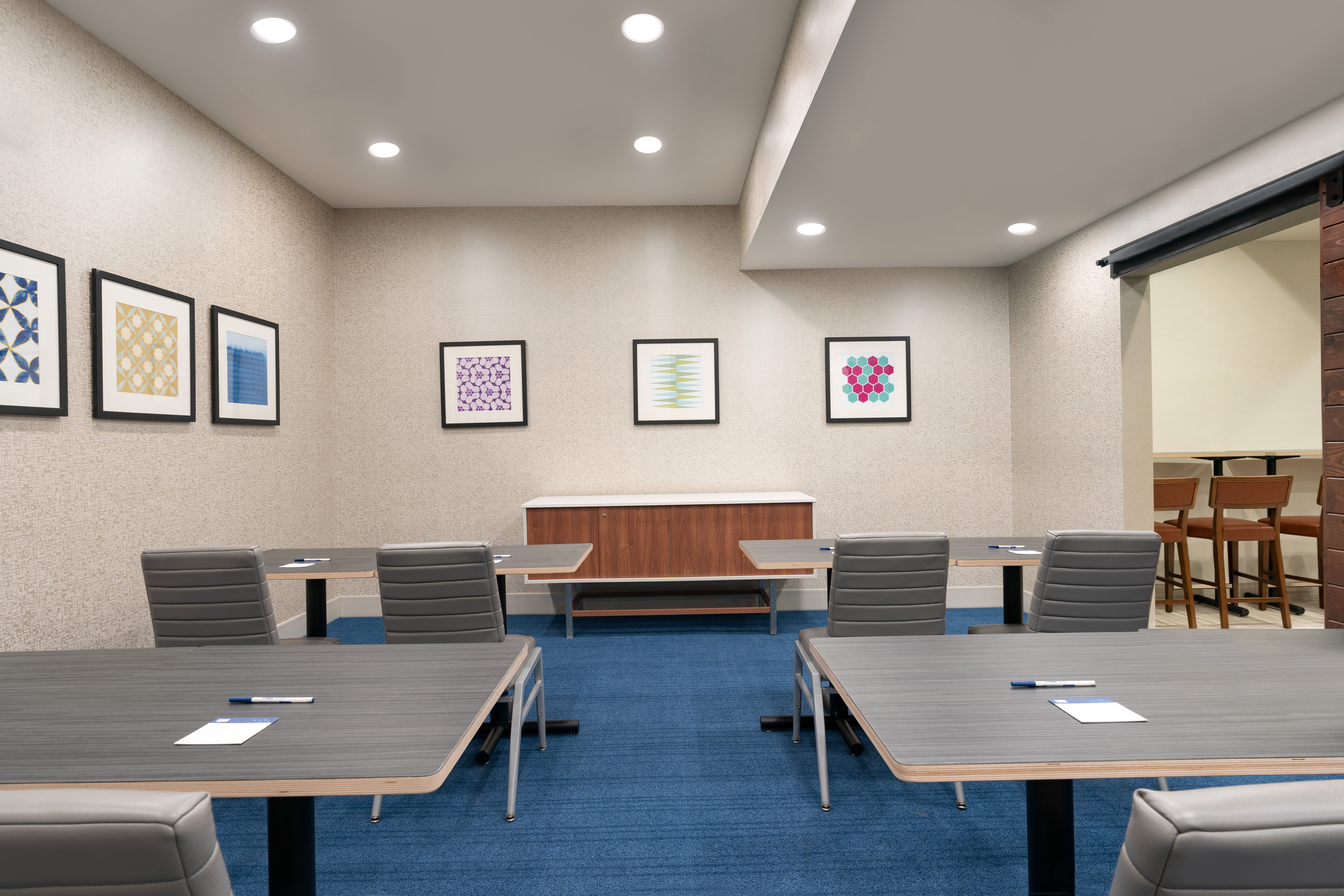 holiday inn express jamaica jfk airtrain nyc