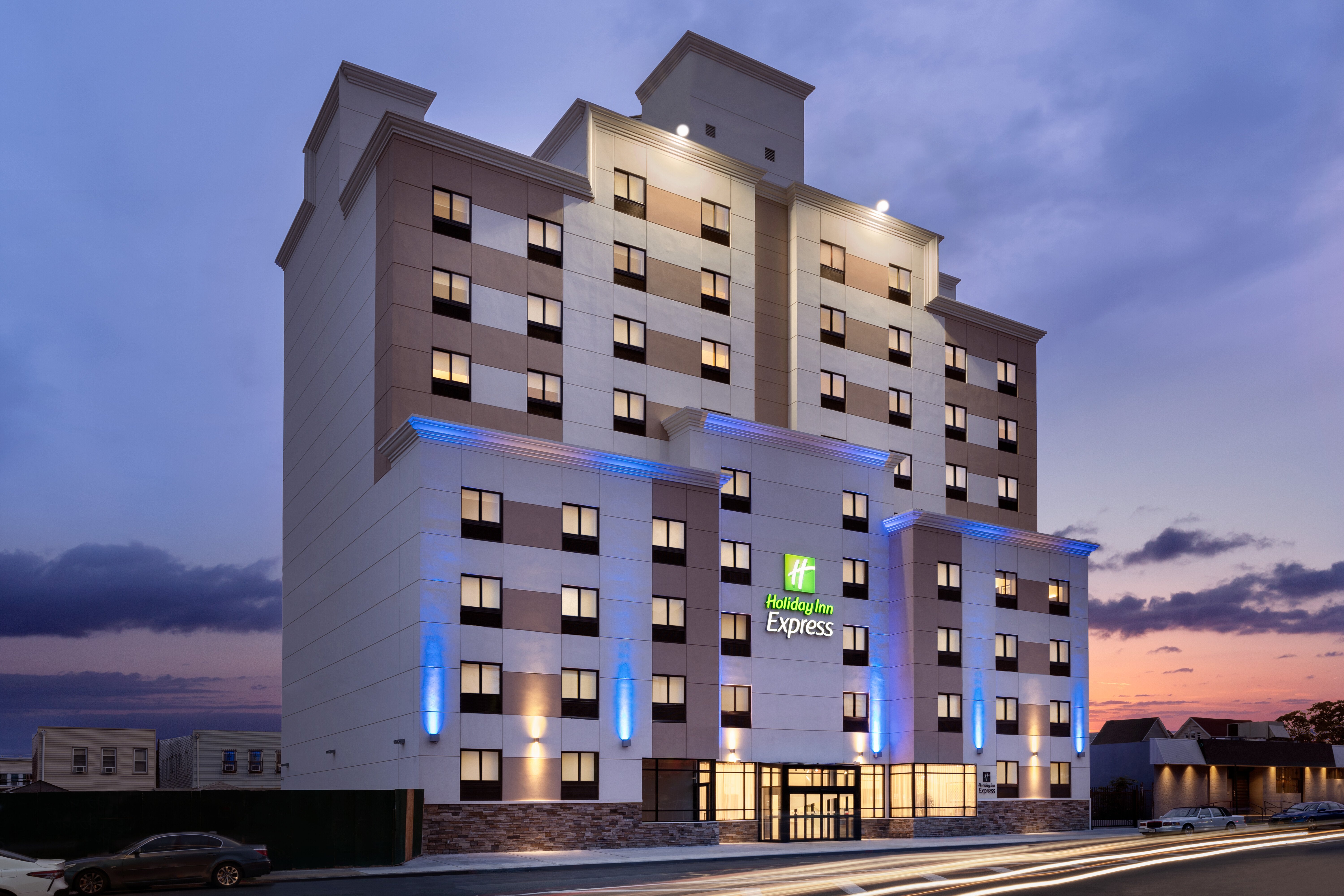 holiday inn express jamaica jfk airtrain nyc