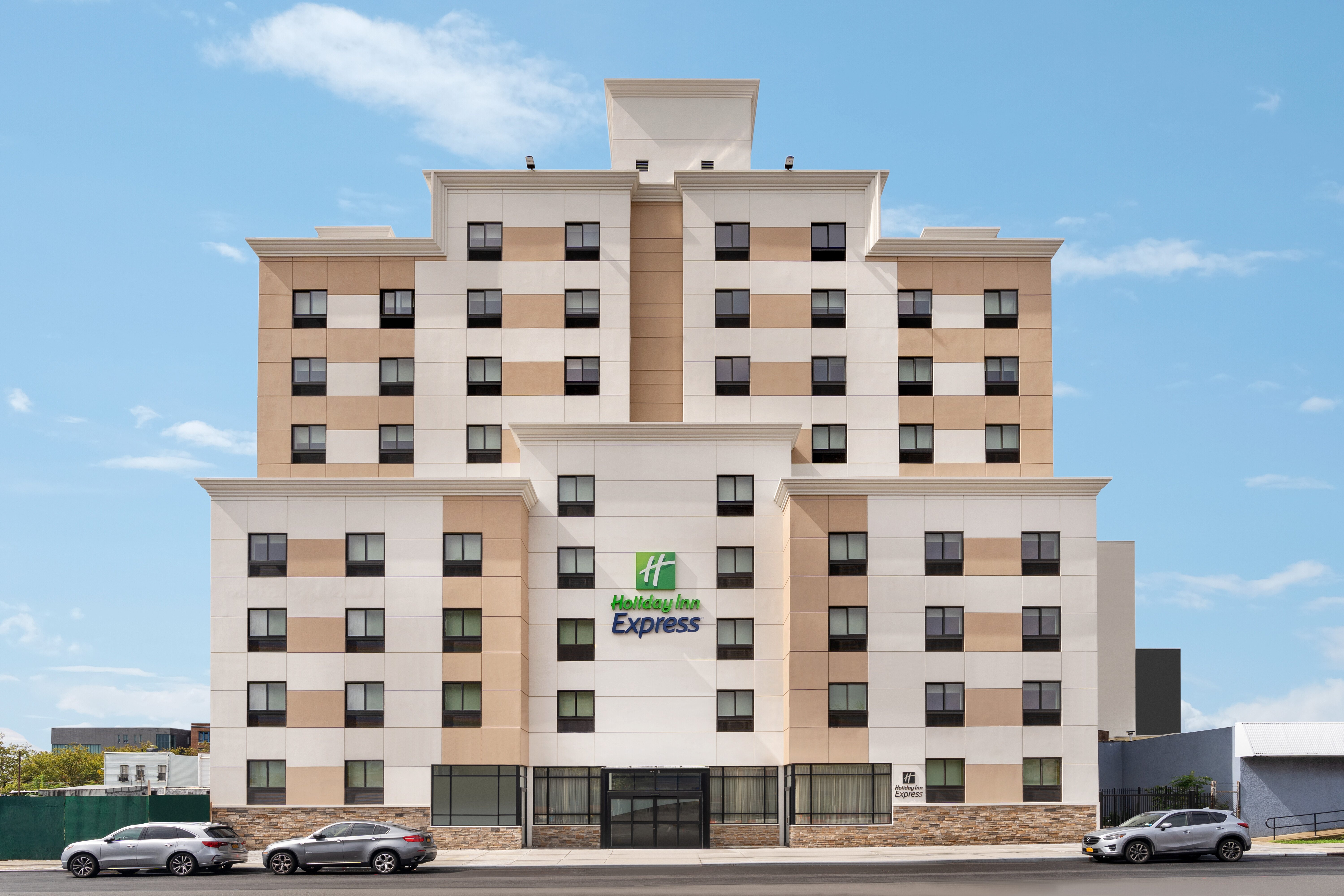 holiday inn express jamaica jfk airtrain nyc