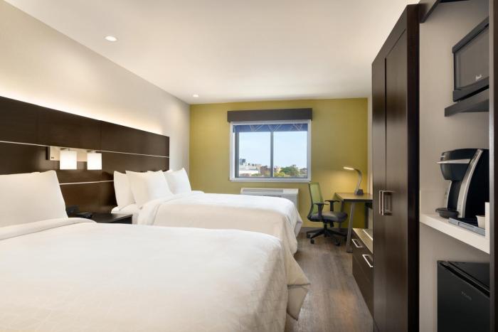 holiday inn express jamaica jfk airtrain nyc