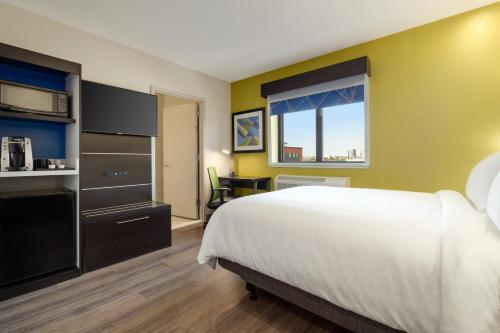 holiday inn express jamaica jfk airtrain nyc