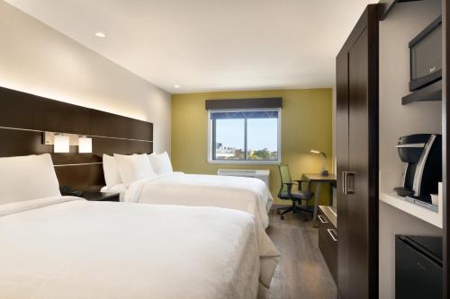 holiday inn express jamaica jfk airtrain nyc