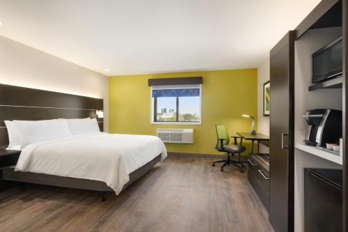 holiday inn express jamaica jfk airtrain nyc