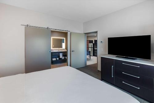 home2 suites by hilton midland east