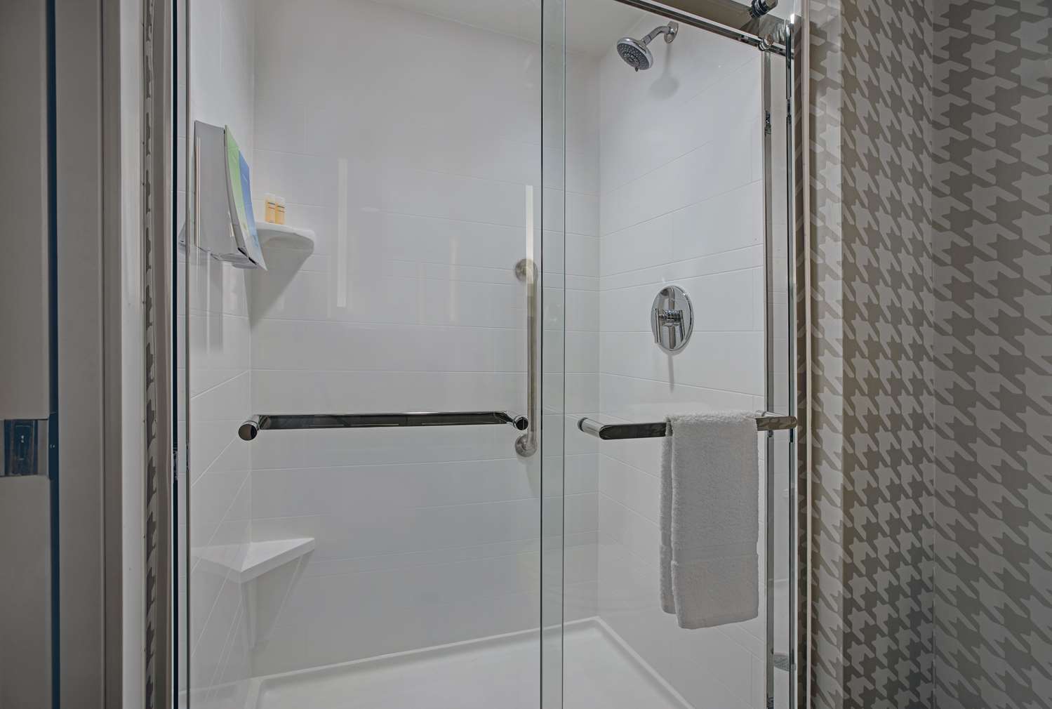 home2 suites by hilton milwaukee downtown