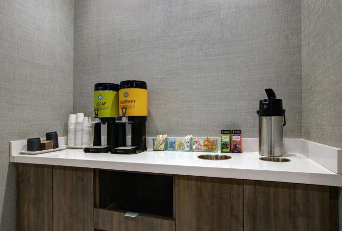 home2 suites by hilton milwaukee downtown