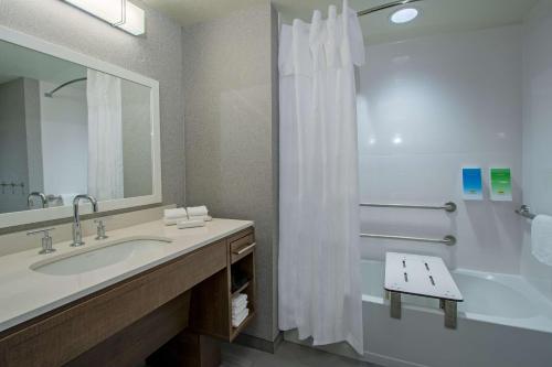 home2 suites by hilton grove city columbus