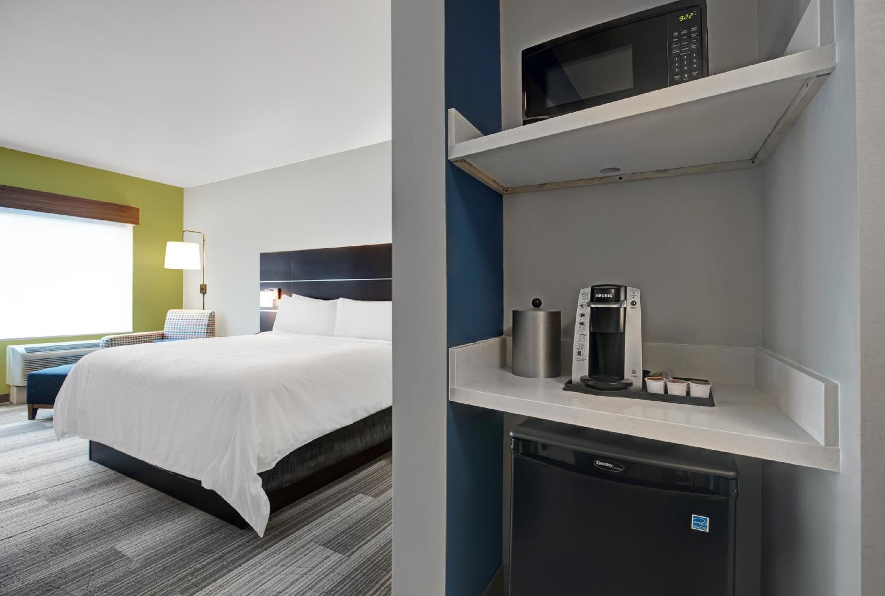 holiday inn express milwaukee downtown an ihg hotel