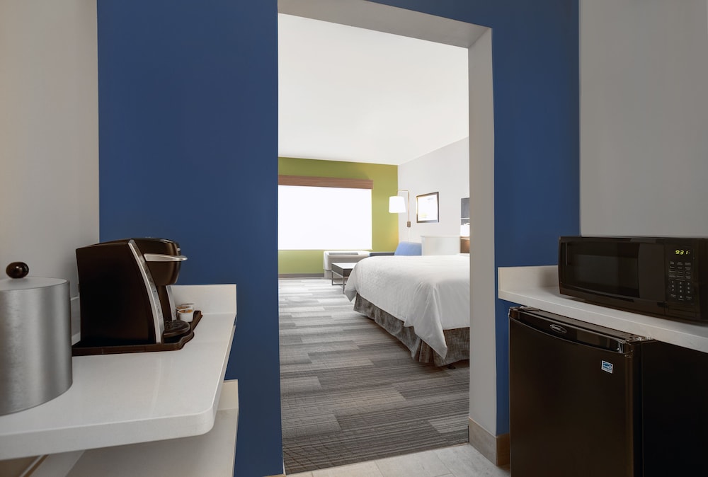 holiday inn express milwaukee downtown an ihg hotel